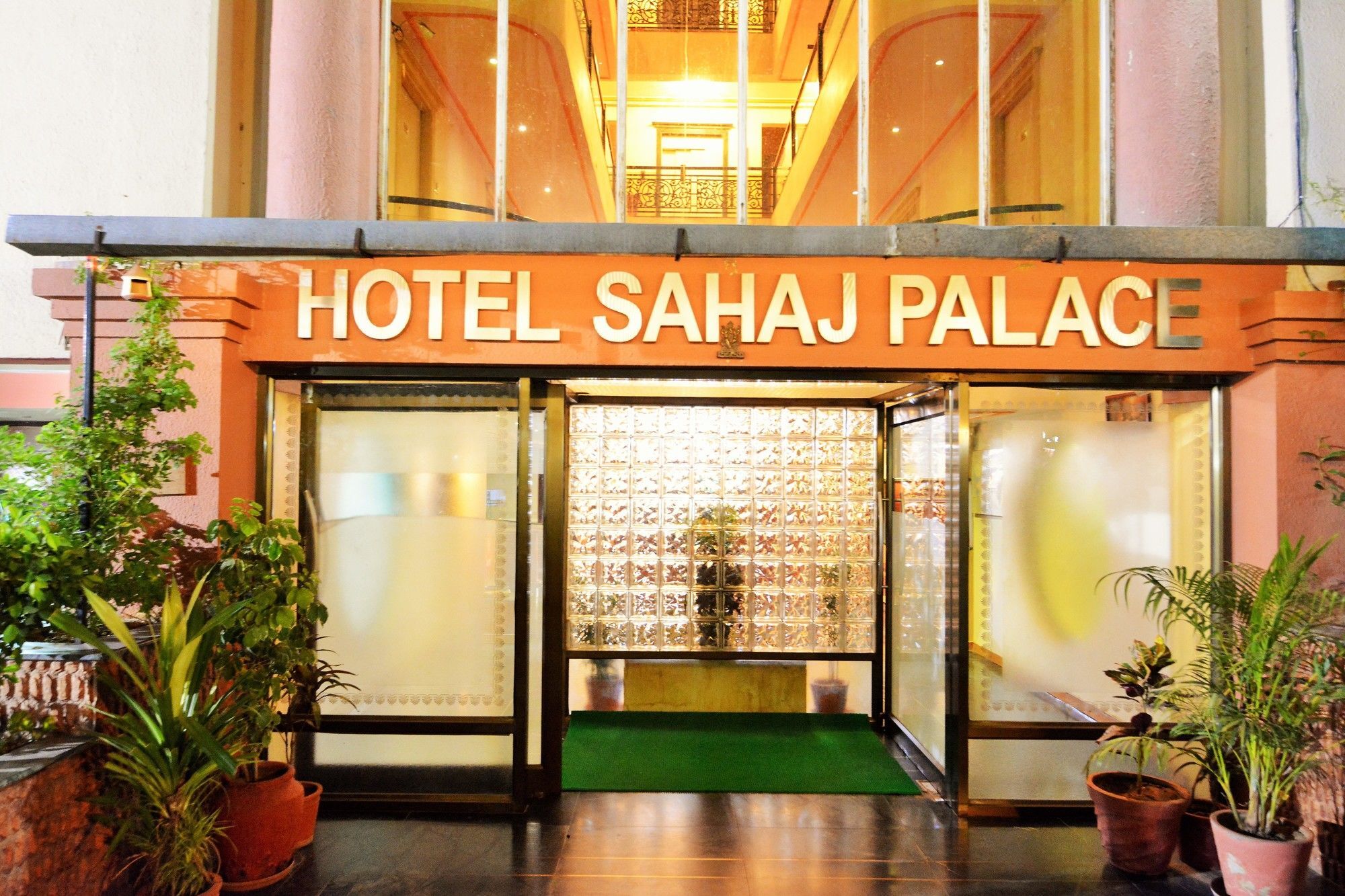 Hotel Sahaj Palace 阿穆达巴 外观 照片