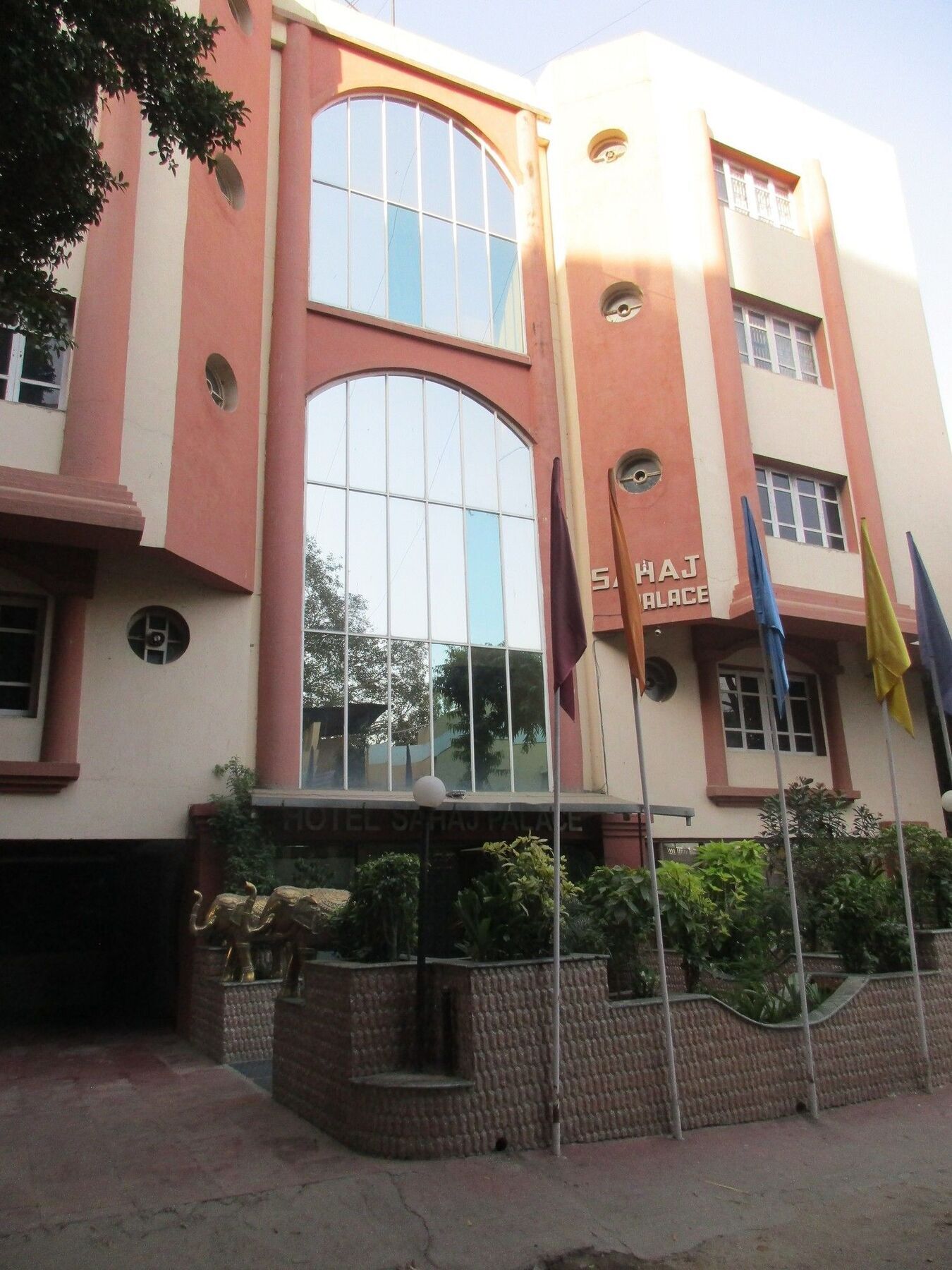 Hotel Sahaj Palace 阿穆达巴 外观 照片
